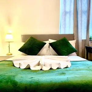 Aldgate East Bed & Breakfast